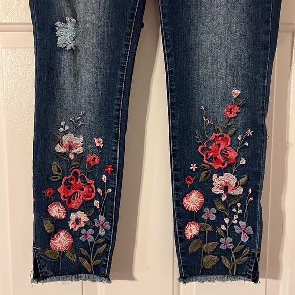 NWT Women’s Kensie Skinny Crop Jeans - Picture 3 of 16